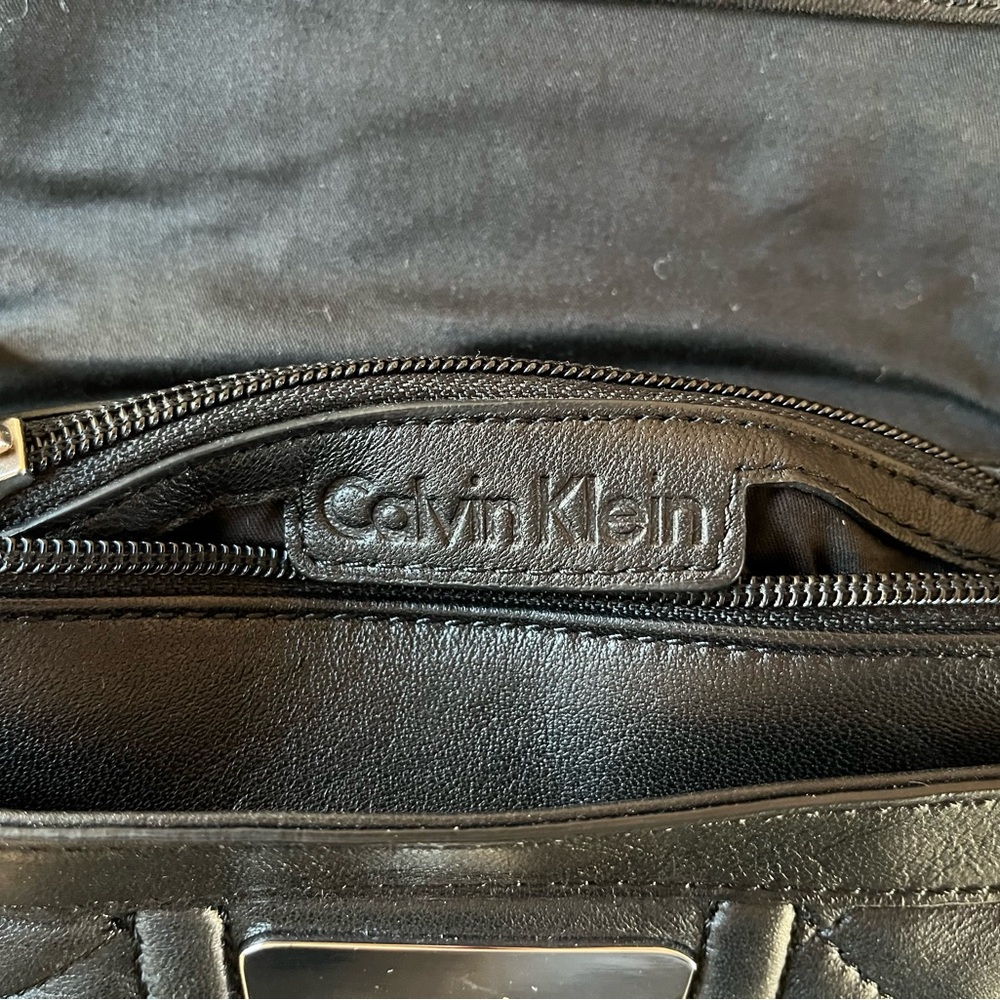 Calvin Klein Black Quilted Crossbody Bag - Picture 10 of 10